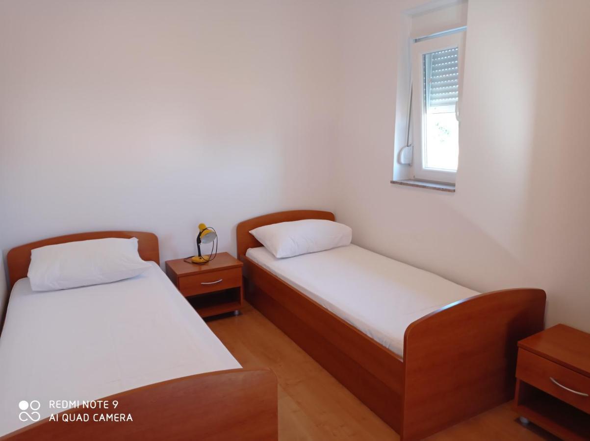 Apartments Vodopija 300M To The Beach Sveti Filip i Jakov Exteriör bild