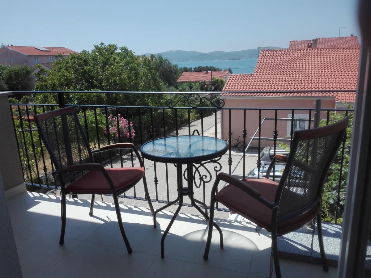 Apartments Vodopija 300M To The Beach Sveti Filip i Jakov Exteriör bild