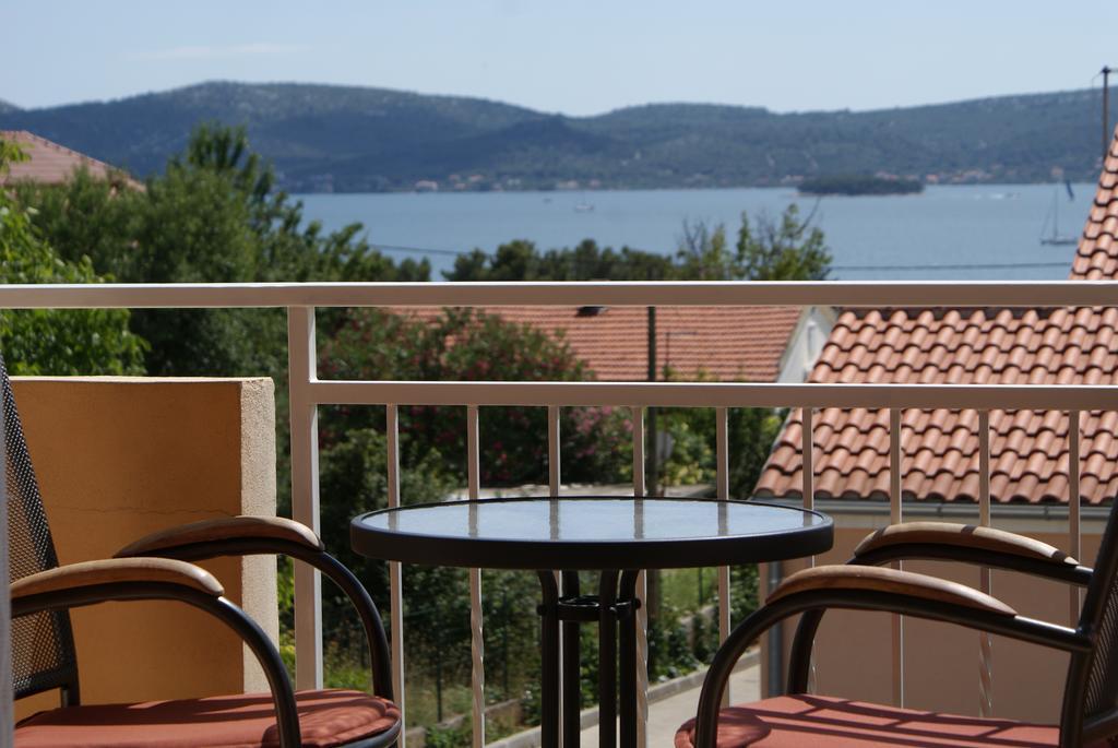 Apartments Vodopija 300M To The Beach Sveti Filip i Jakov Exteriör bild