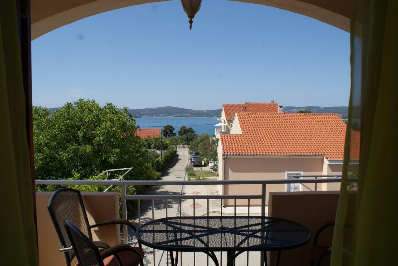 Apartments Vodopija 300M To The Beach Sveti Filip i Jakov Exteriör bild